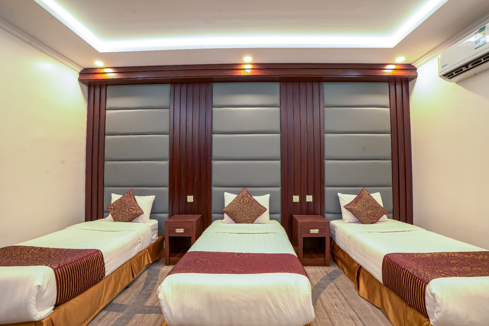 103ff425-888b-466b-acdf-c1ef5e44283b